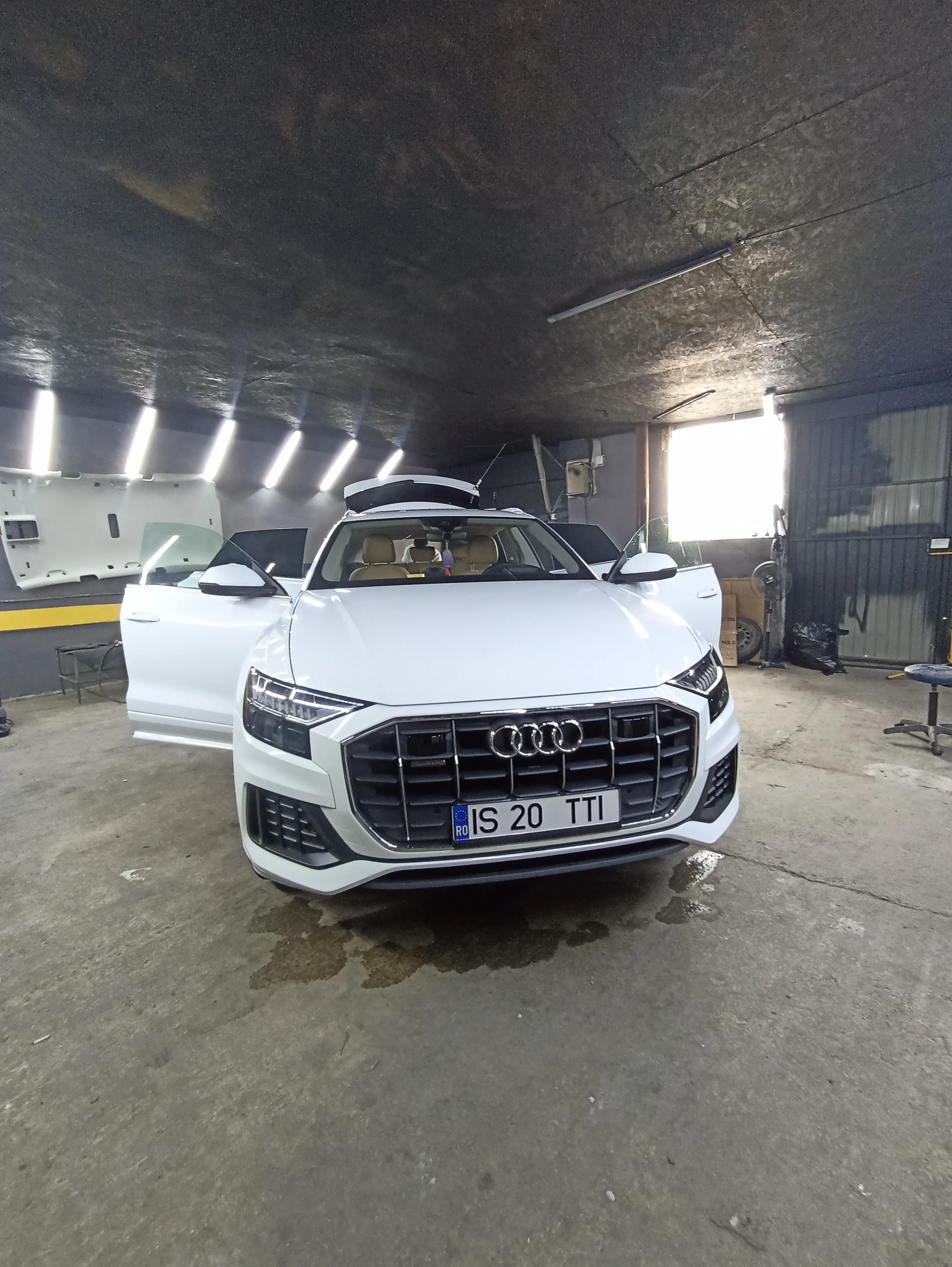 Detailing interior premium
